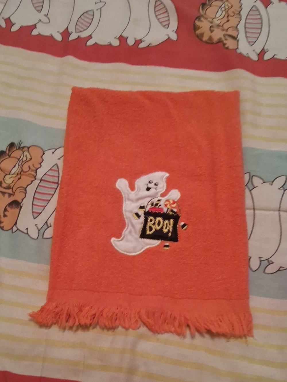NWOT,Vintage,Halloween, Orange,Ghost,Bathroom/Kitchen Towel...Very FESTIVE!🎃👻